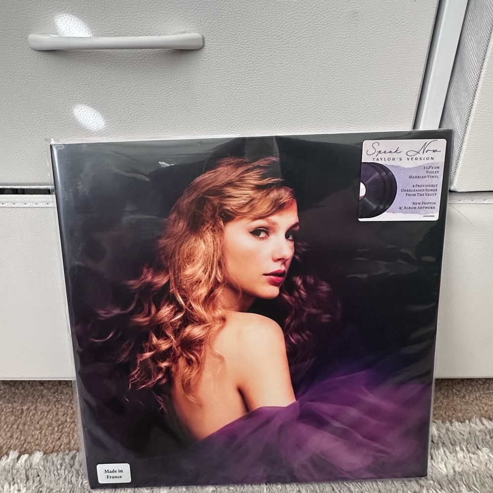 Taylor Swift Speak Now TV vinyl in violet marble